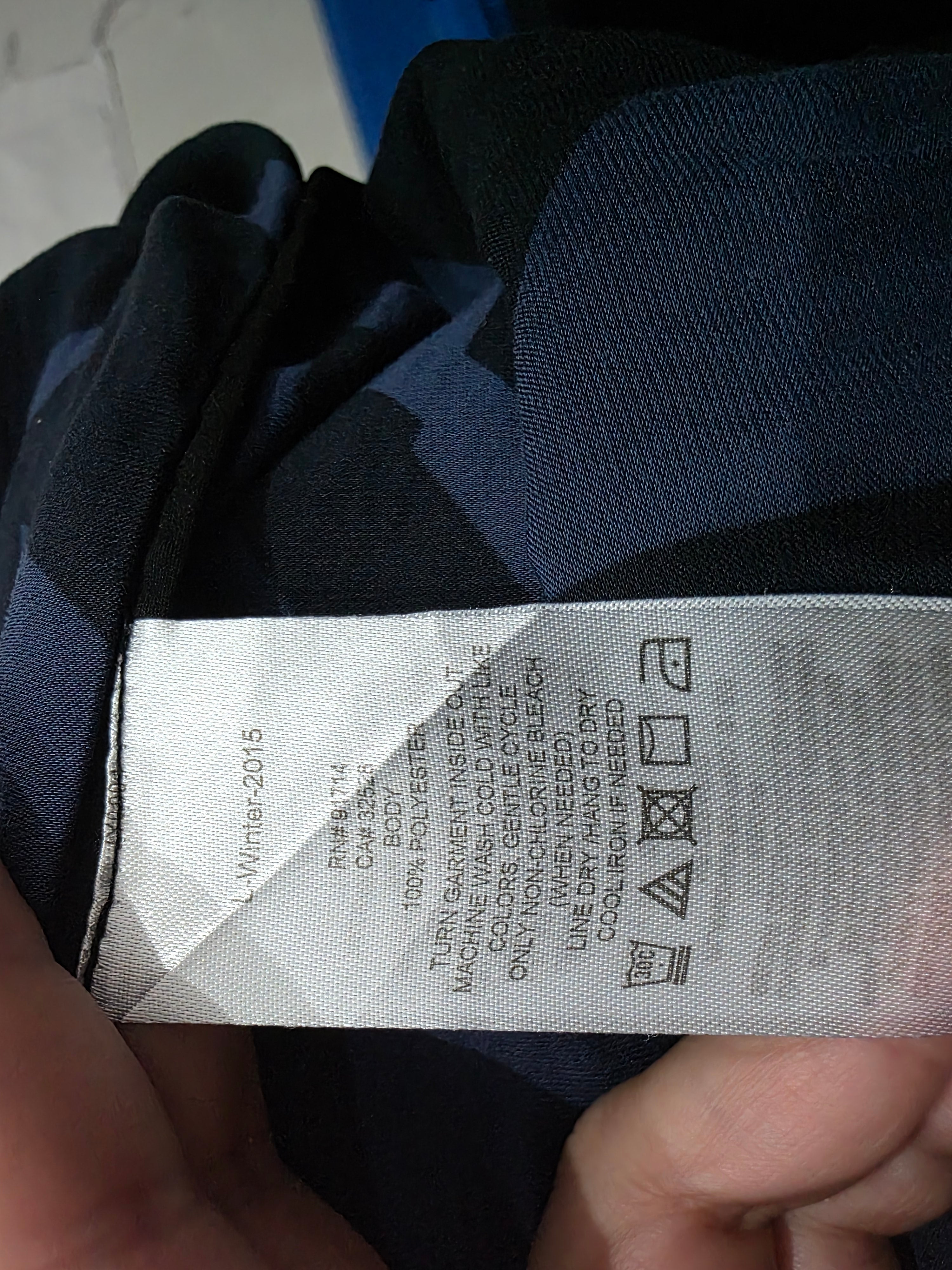 Blusa Armani Exchange Extra Chica Azul Con Figuras