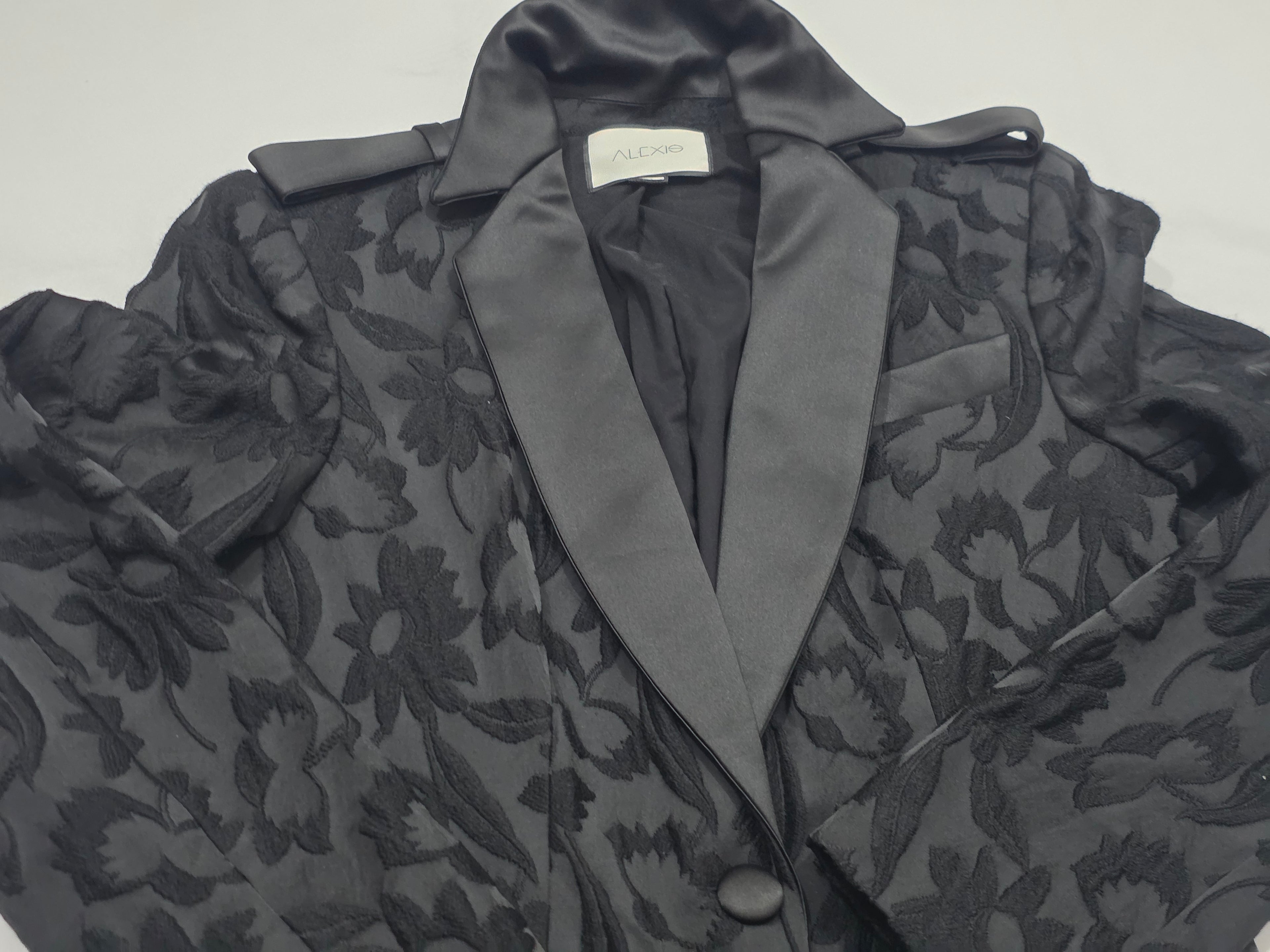 Blazer De Mujer Alexis Talla Mediana Color Negri
