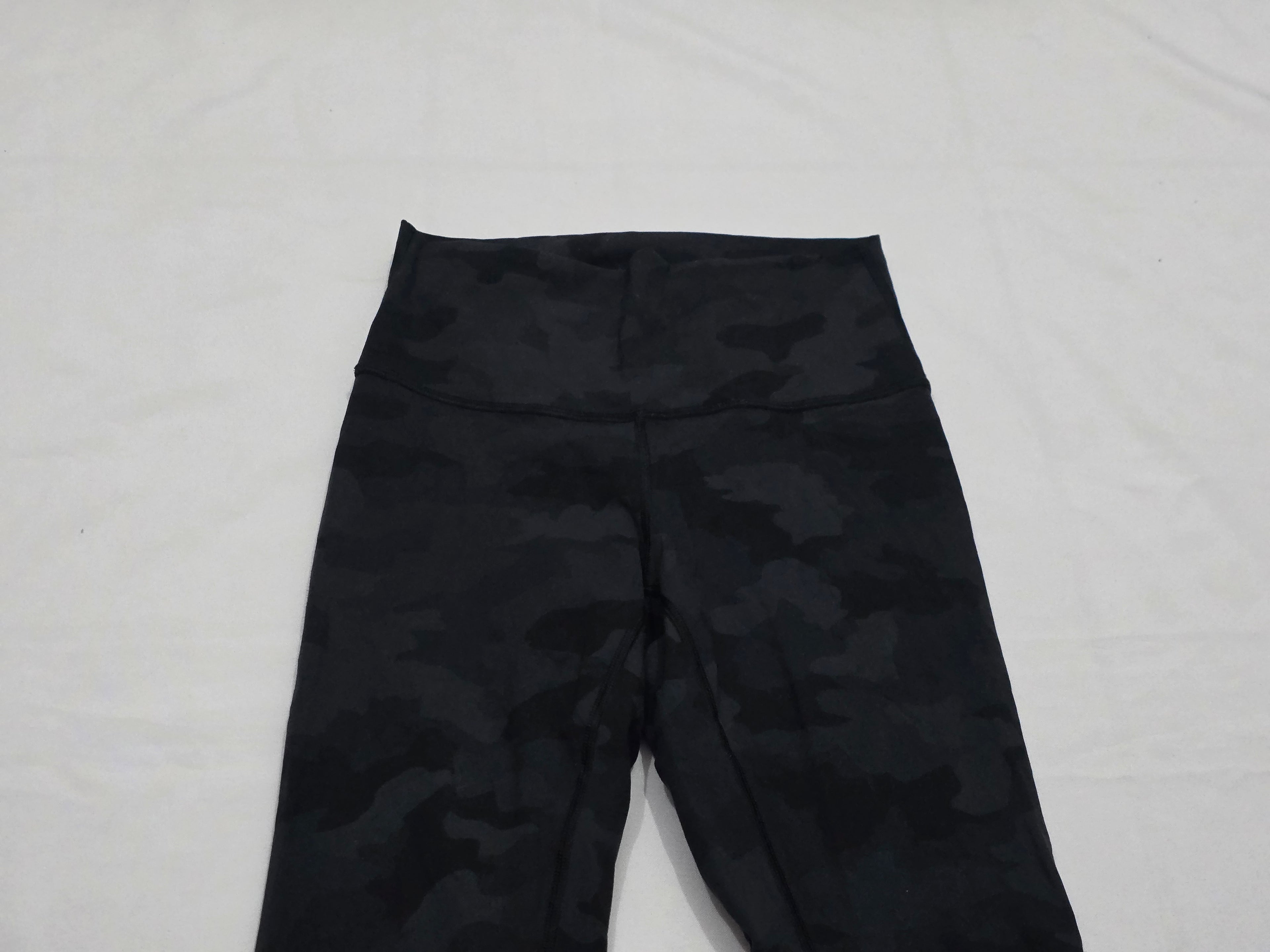 Legging Lululemon Print Camuflaje Color Gris Talla 4