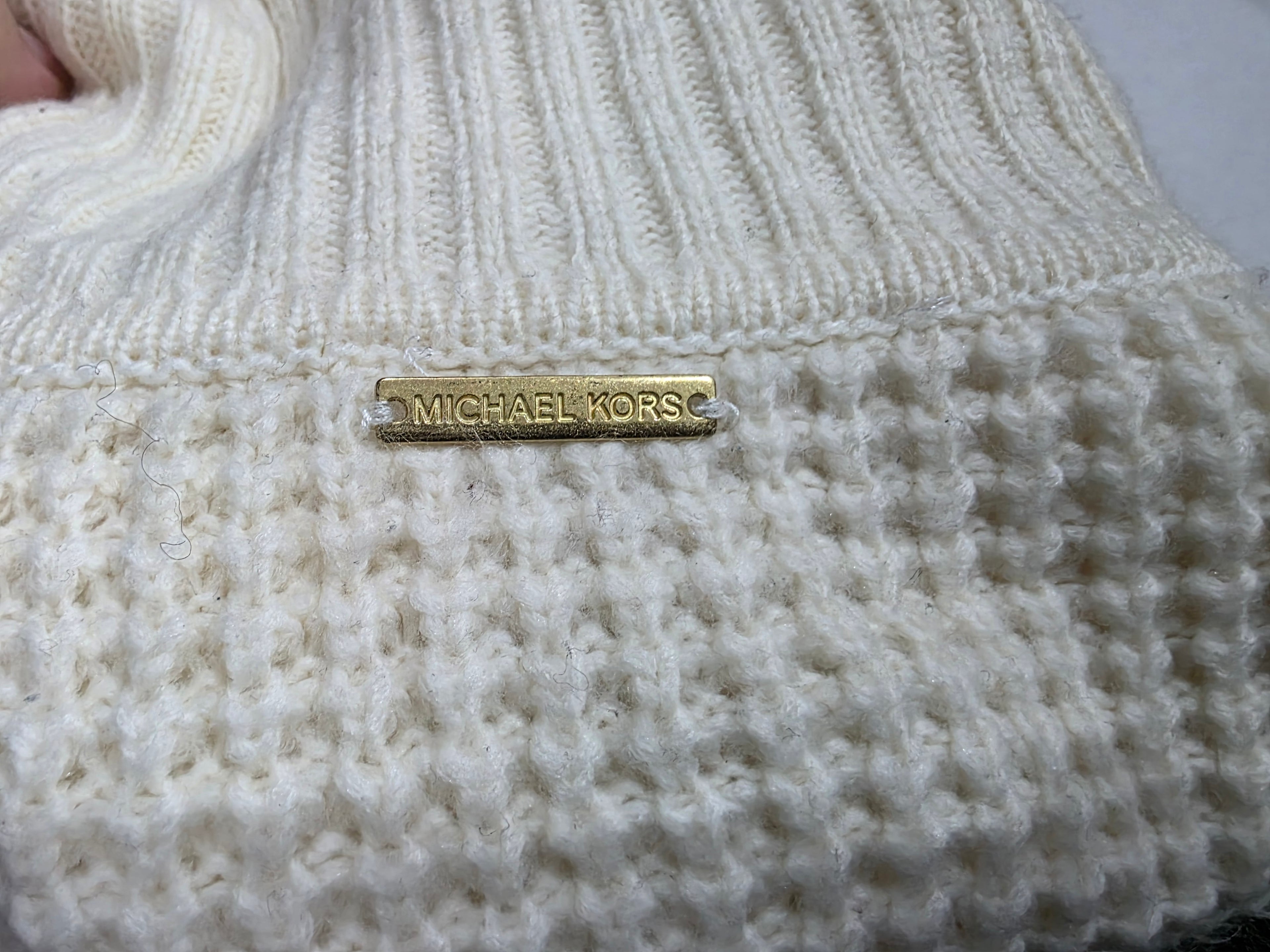 Sueter Michael Kors Turtle Neck Color Crema Extra Grande