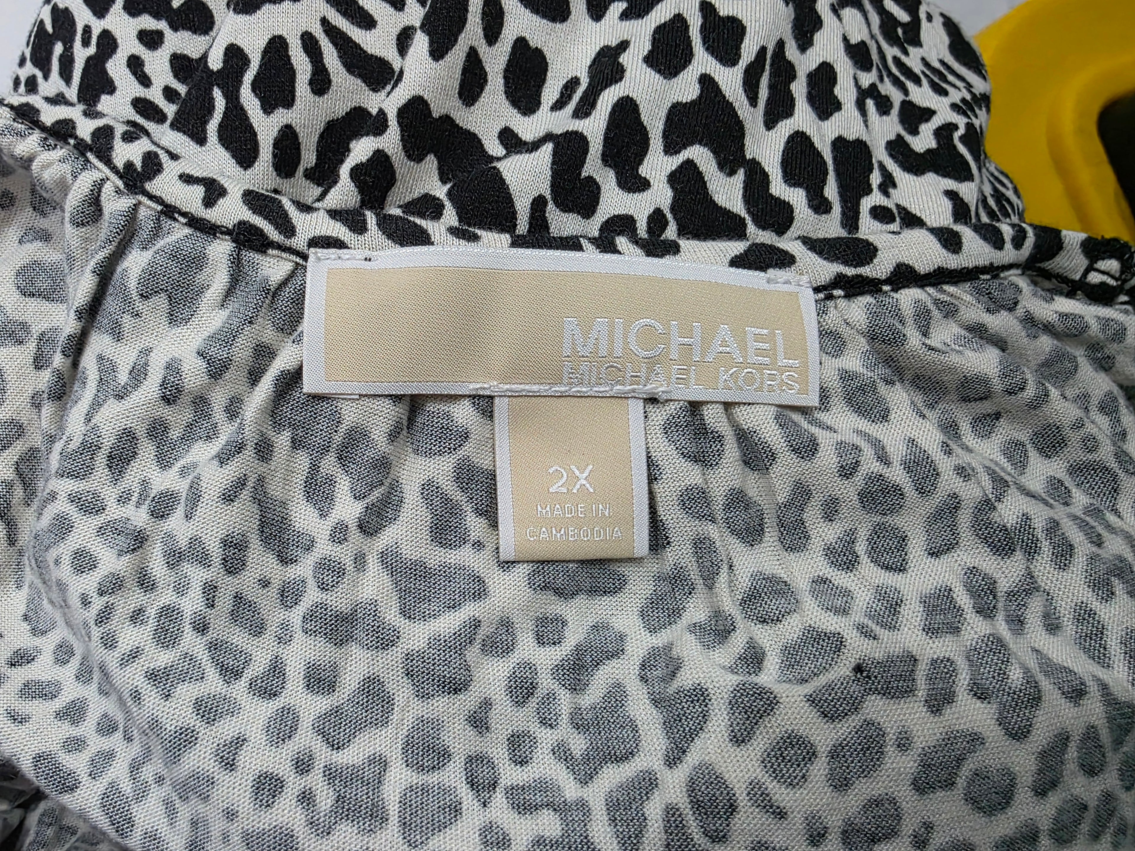 Blusa Michael Kors Talla 2x Animal Print.negro/gris