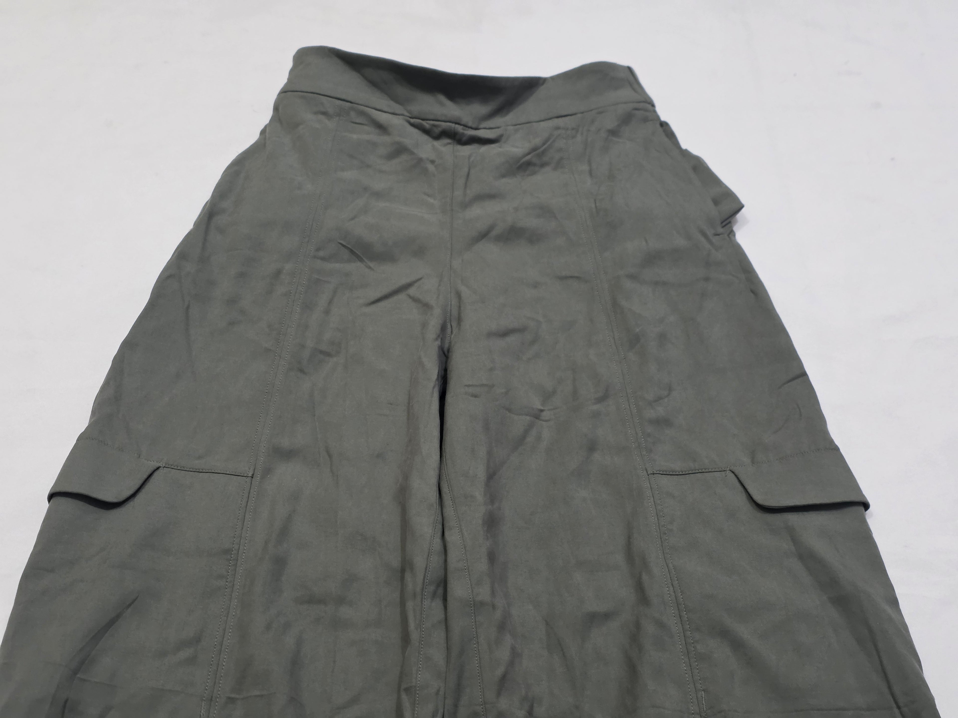 Lululemon Pantalón Cargo Wide Leg Verde Olivo Talla 2