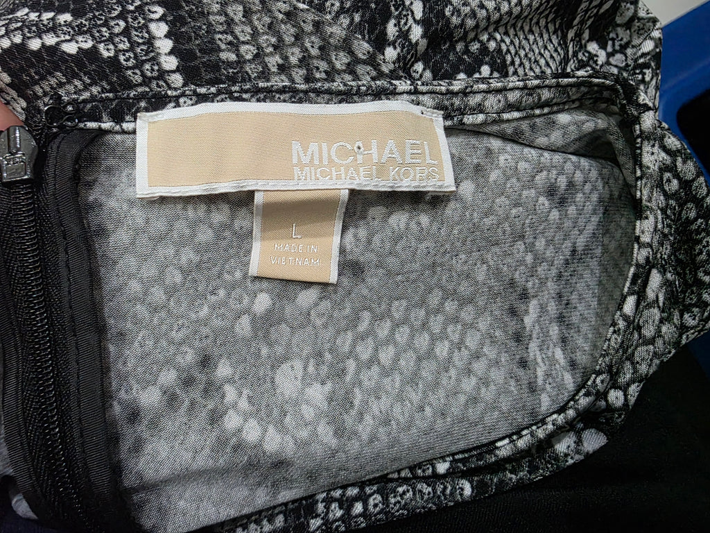 Vestido Michael Kors Grande Animal Print Escote Cruzado Gris