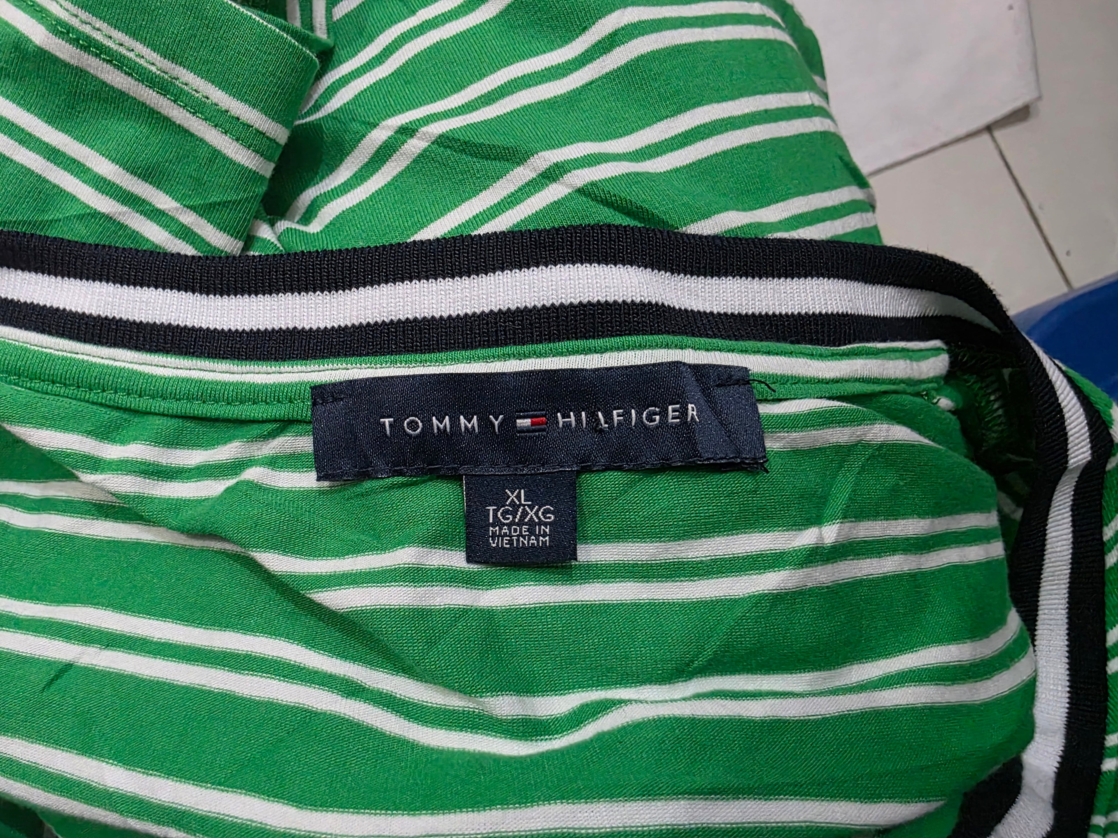 Playera Tommy Hilfiger Verde Rayada Manga Corta Extra Grande