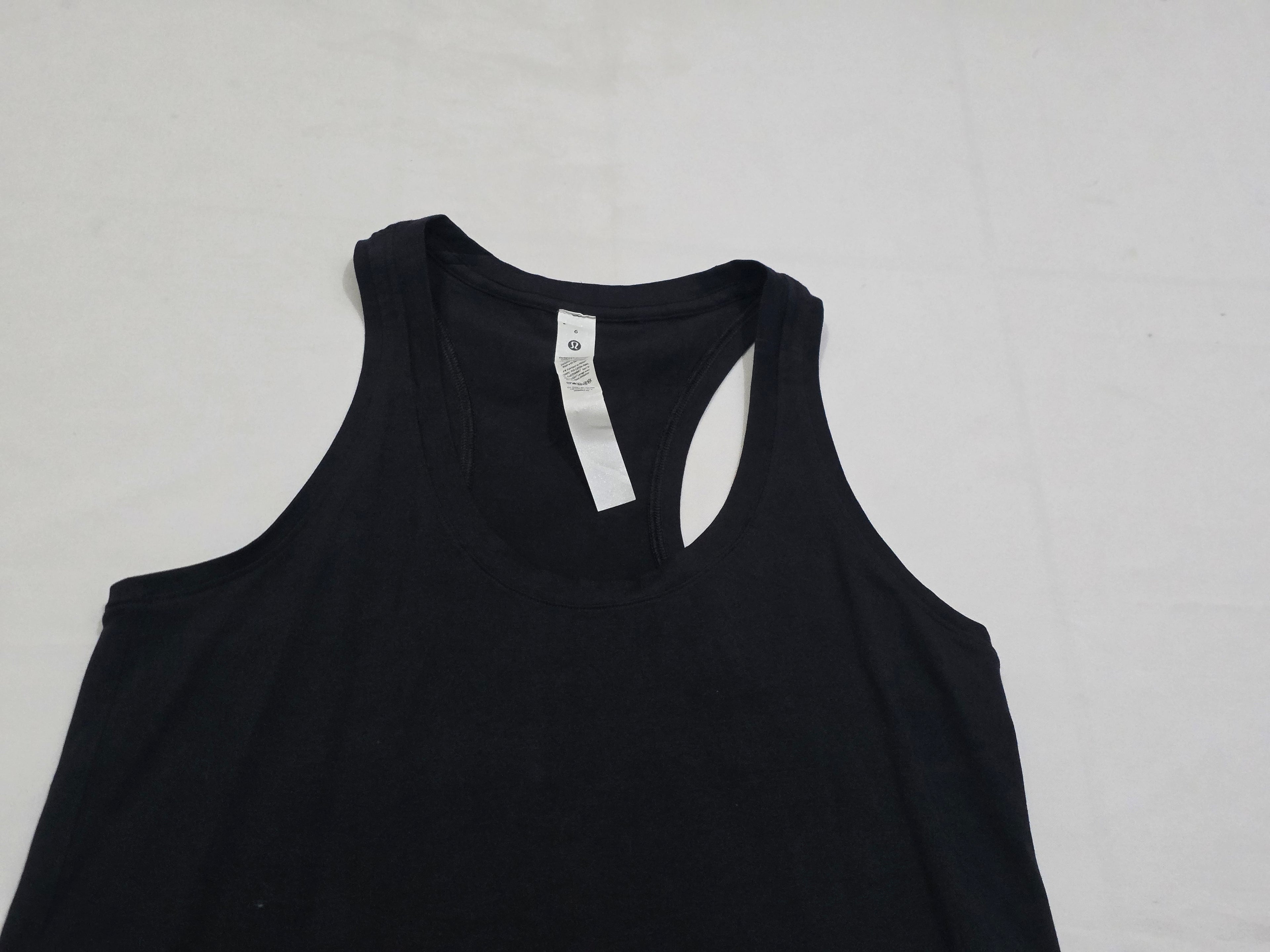 Playera Lululemon Sin Mangas Talla 6 Color Negro De Mujer