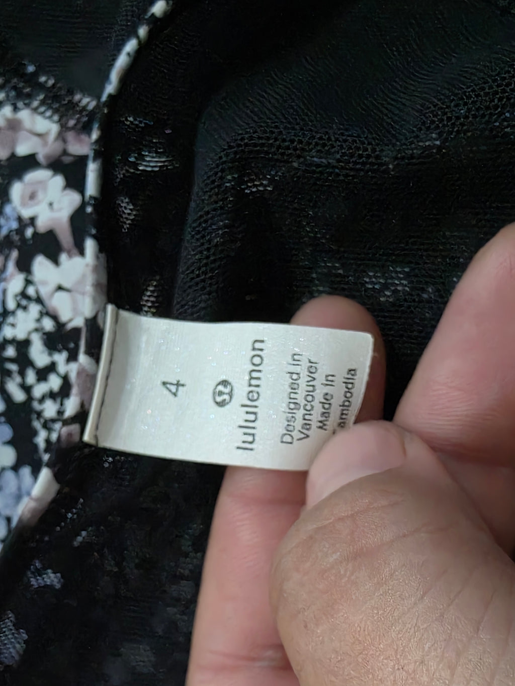 Playera Lululemon Talla 4 Floreada Sin Manga