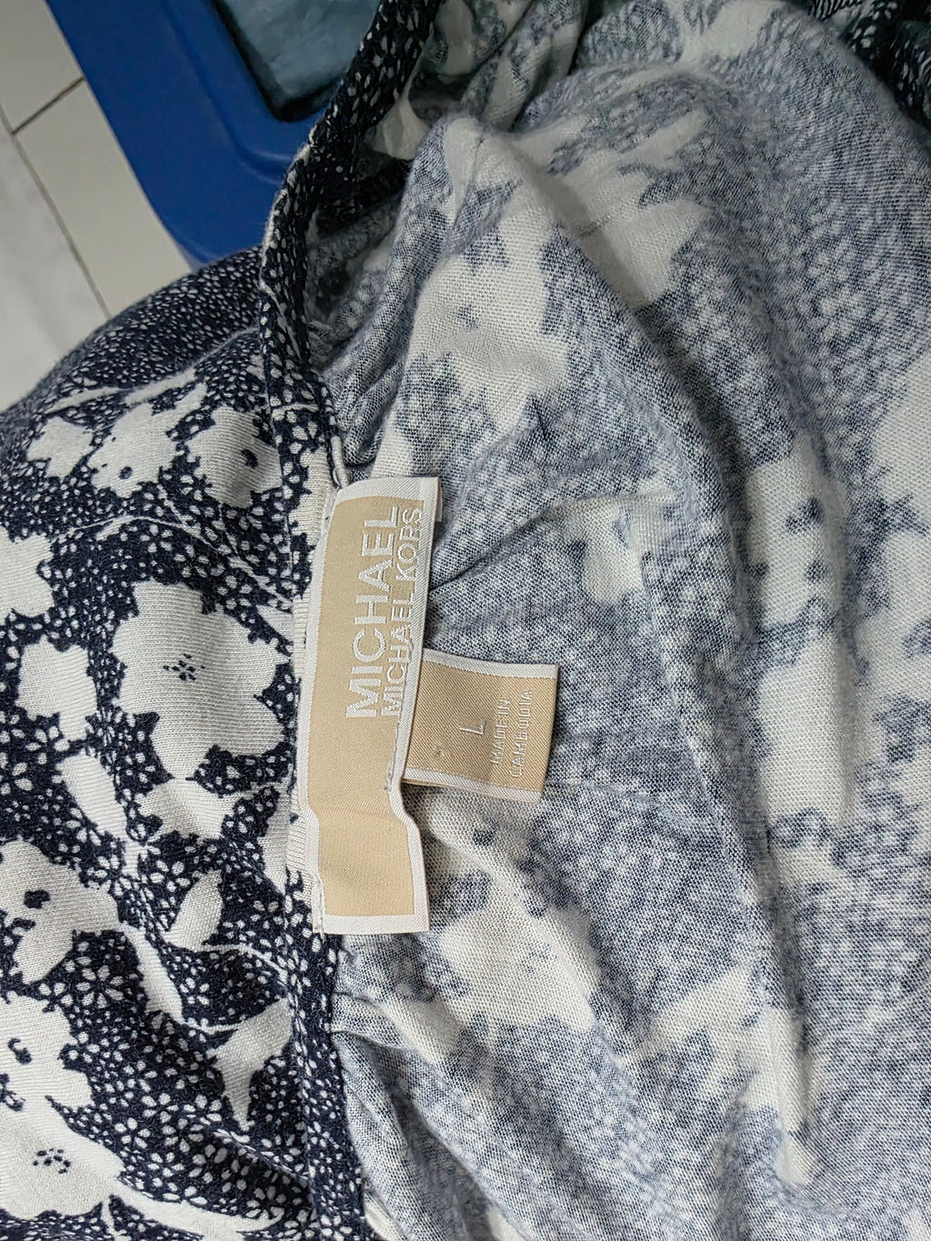 Blusa Michael Kors De Mujer Grande Azul Con Flores Grande