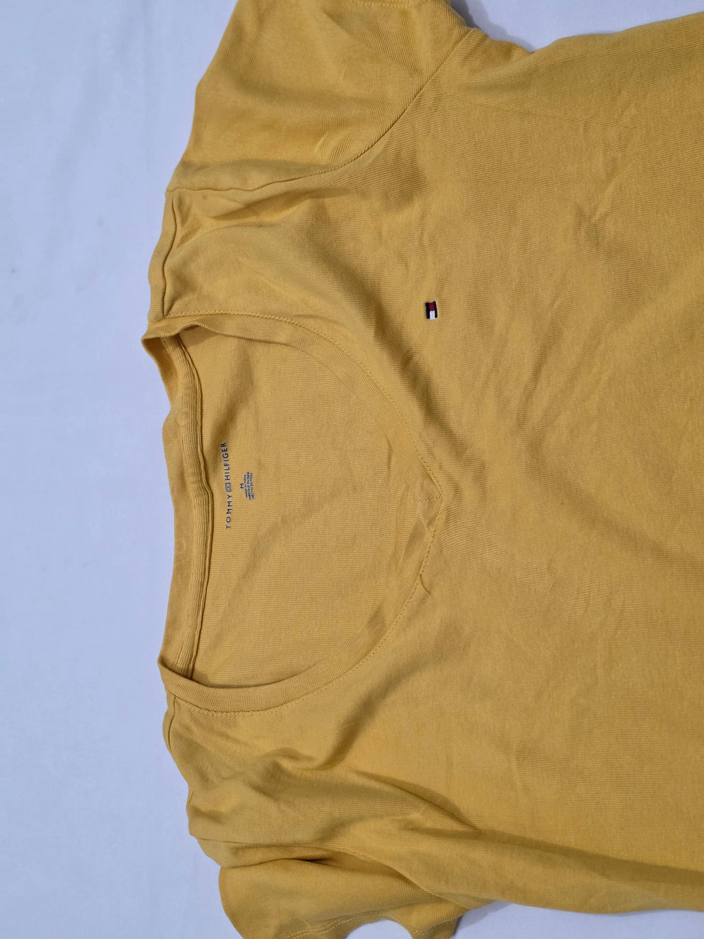 Playera Tommy Hilfiger Mujer Mediana Amarilla Manga Corta