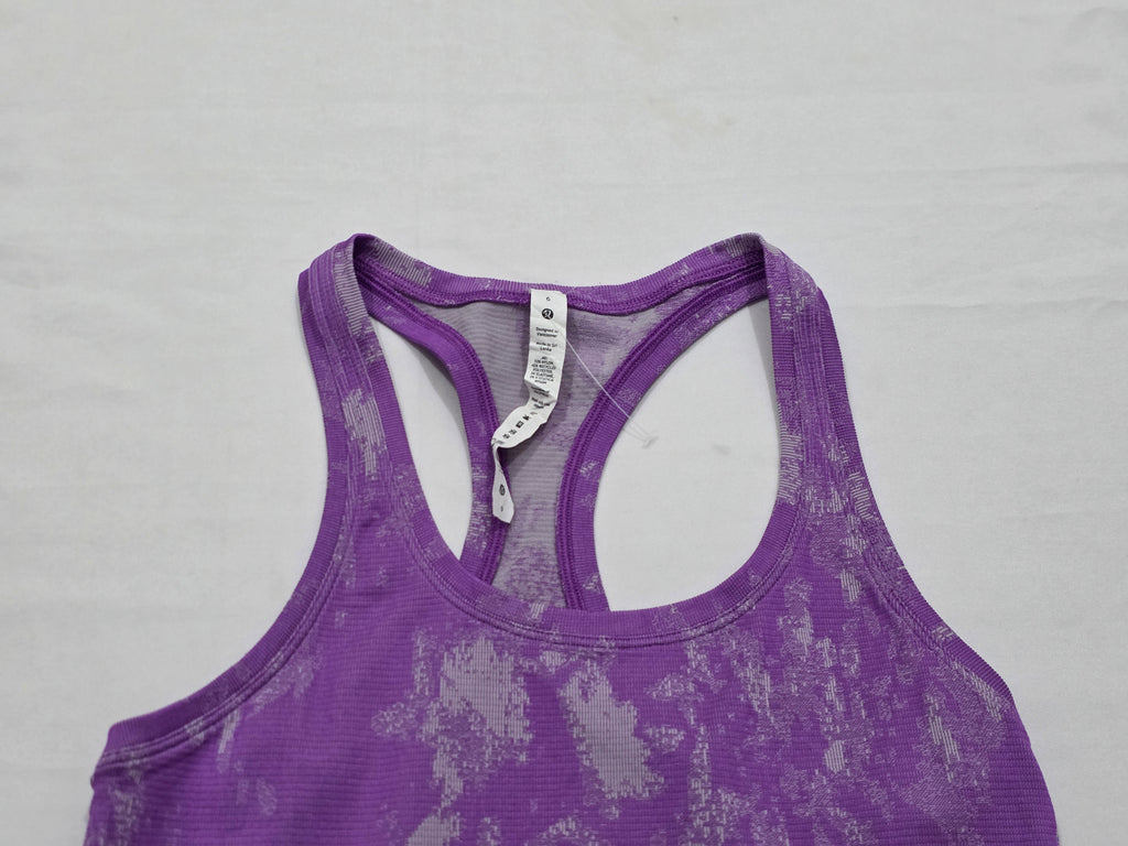 Playera Lululemon Talla 6 Color Morad