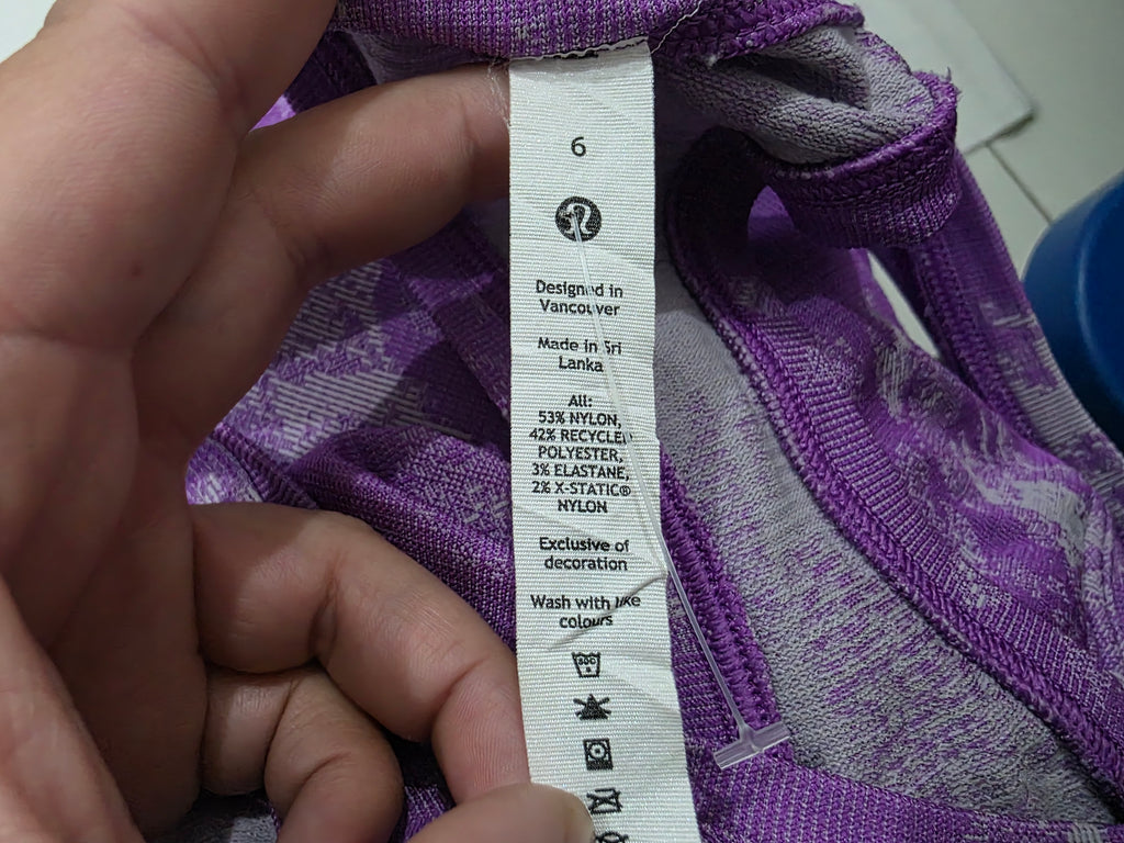 Playera Lululemon Talla 6 Color Morad