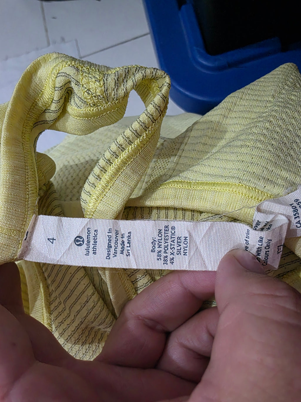 Playera Lululemon De Mujer Talla 4 Amarillo.sin Mangas