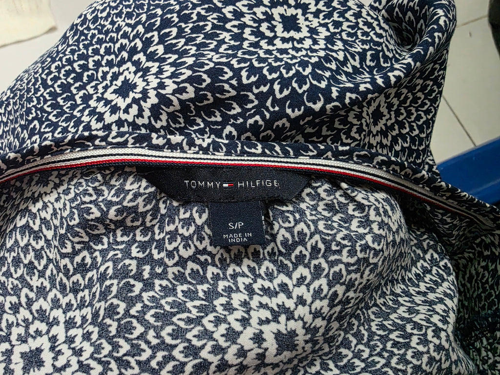 Blusa Tommy Hilfiger Chico S Azul Con Figuras