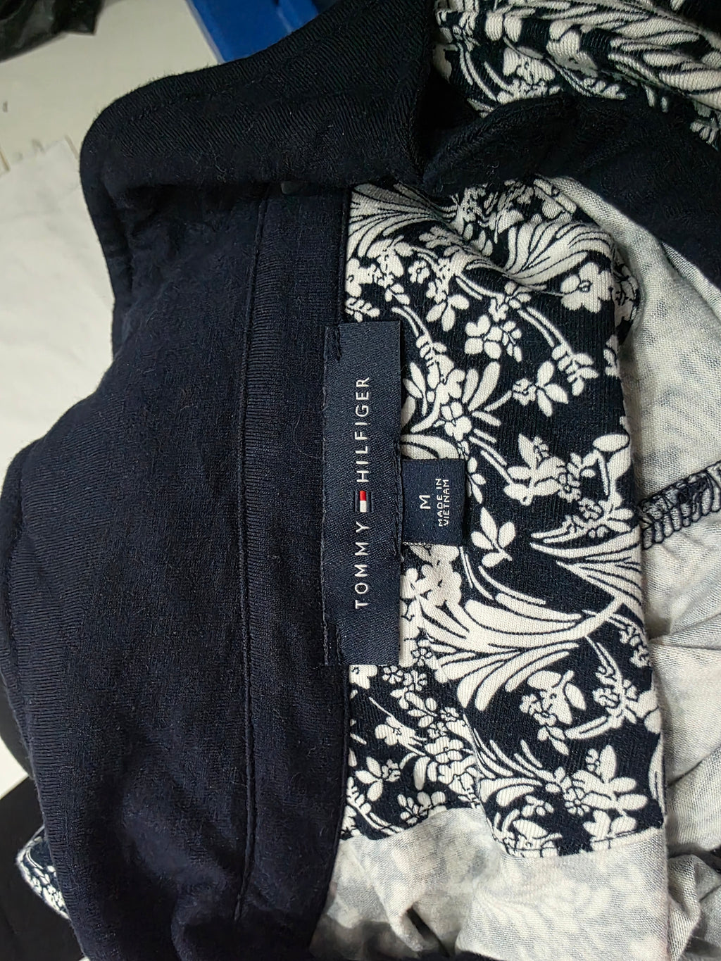 Blusa Tommy Hilfiger Amplia Floreada Mediana Manga Larga